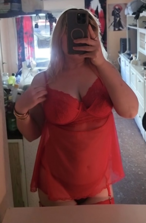 NOVEDAD maravillosa Travesti implicada culona y pollona lechera sin límites