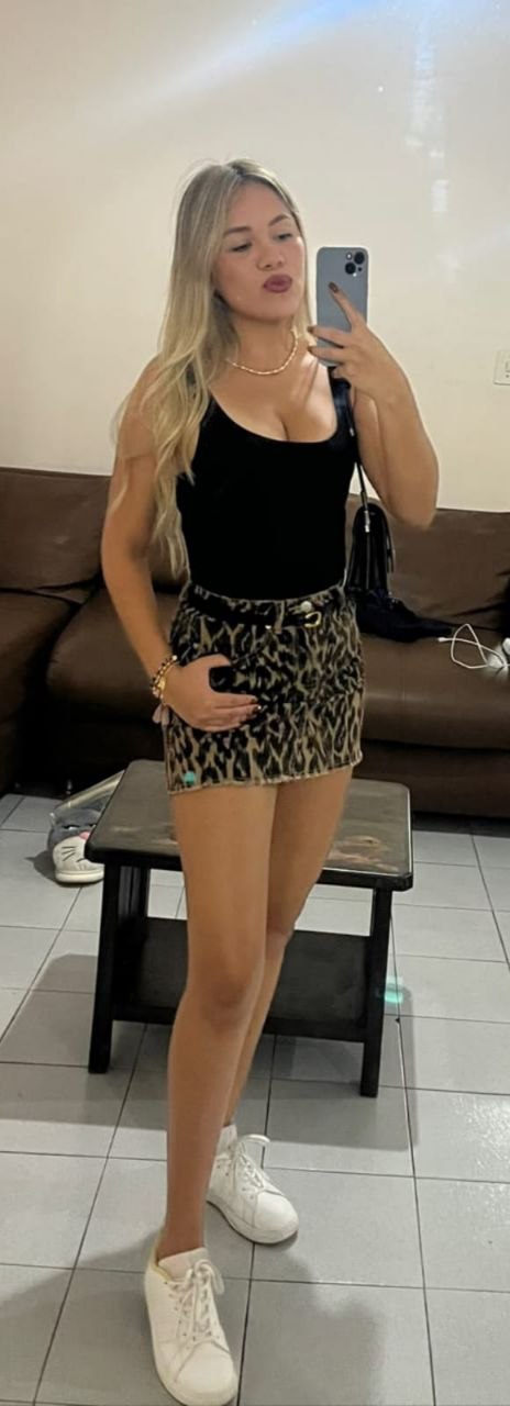SHARON, RUBIA VENEZOLANA CON GANAS DE FIESTA