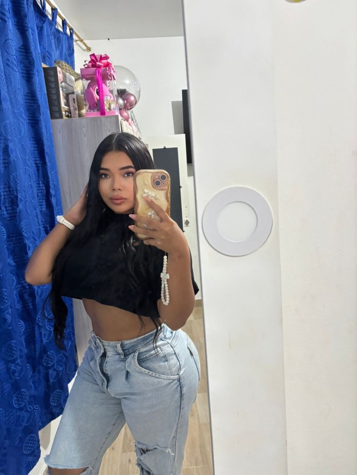 UNA NIÑA RECIÉN LLEGADA