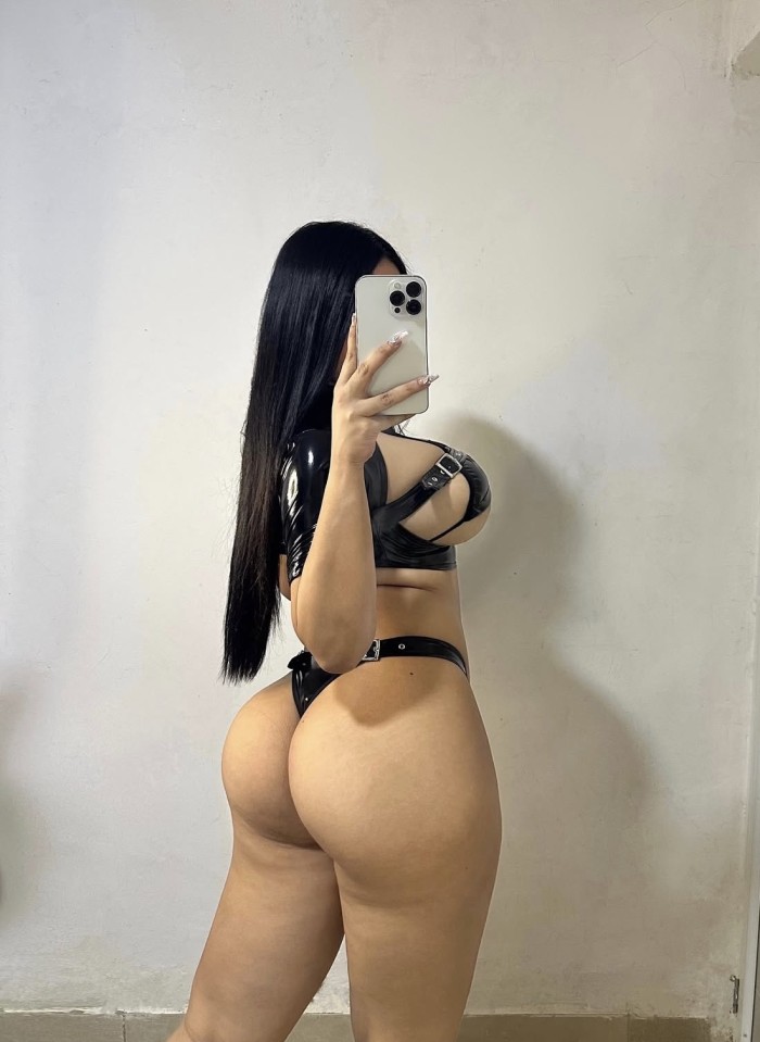 BIEN CUERPO BUENA CARA FIESTERA