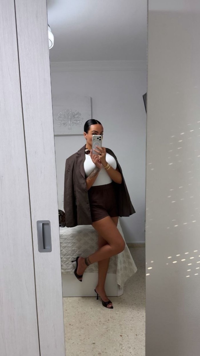 ESPAÑOLA DESDE CORDOBA, ELEGANCIA Y SABERESTAR!