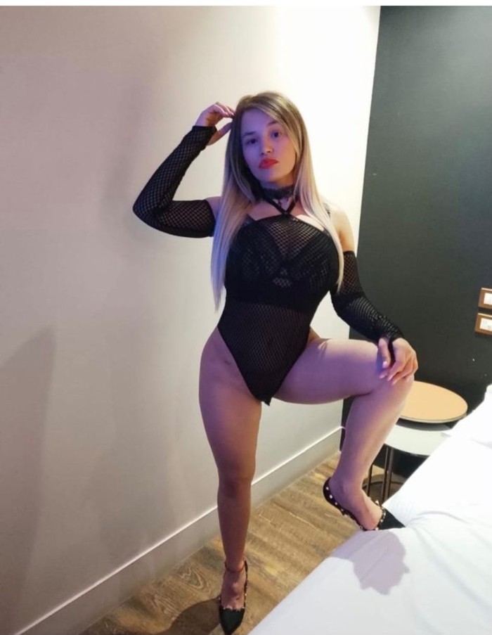 EN IBIZA CENTRO BOMBA ARDIENTE SENSUAL FOGOSA LUJU