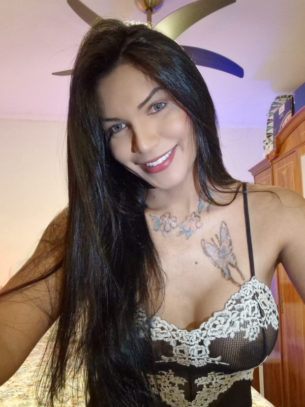 ALEXA FEMENINA POLLONA LECHERA FIESTERA MORBOSA ZONA CIUDAD JARDIN