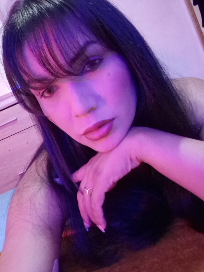 ALEXA FEMENINA POLLONA LECHERA FIESTERA MORBOSA ZONA CIUDAD JARDIN