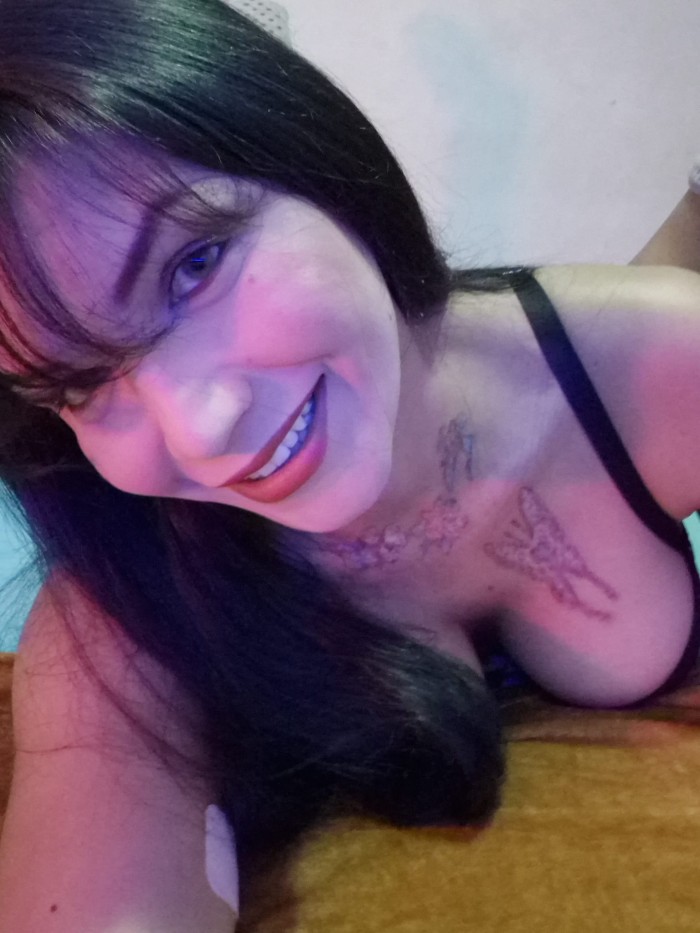 ALEXA FEMENINA POLLONA LECHERA FIESTERA MORBOSA ZONA CIUDAD JARDIN