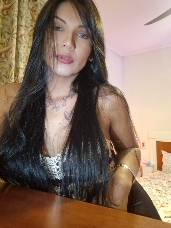 ALEXA FEMENINA POLLONA LECHERA FIESTERA MORBOSA ZONA CIUDAD JARDIN