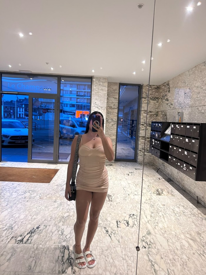 Novedad niñata 22 añitos recién llegada fiestera
