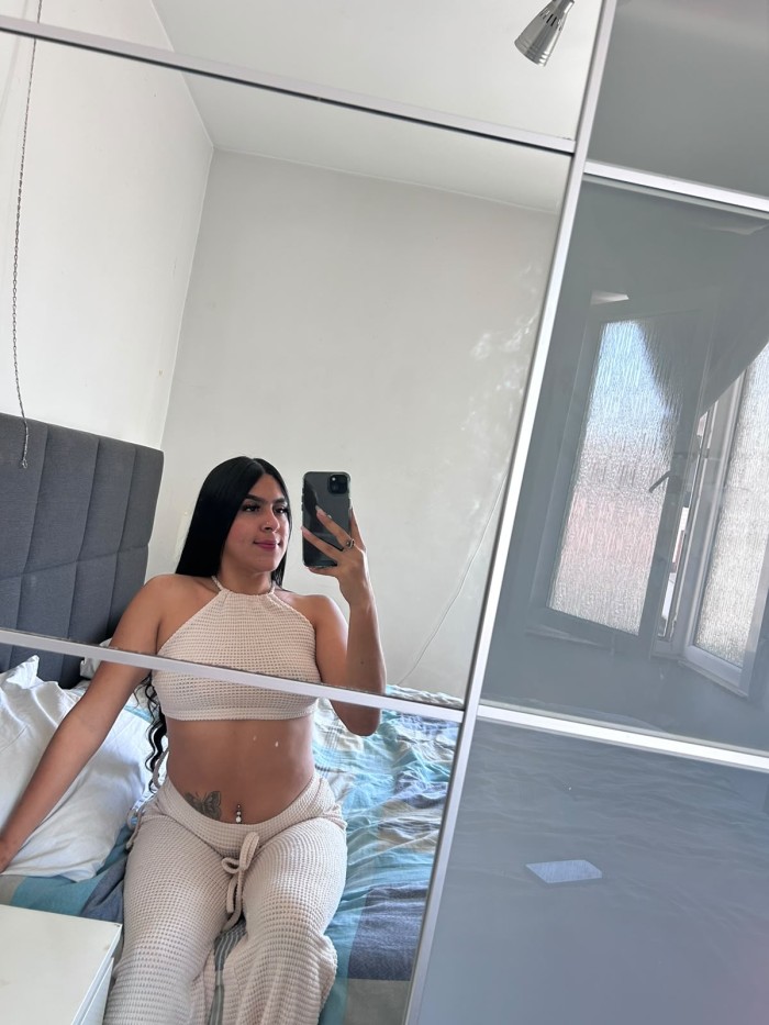 Novedad niñata 22 añitos recién llegada fiestera