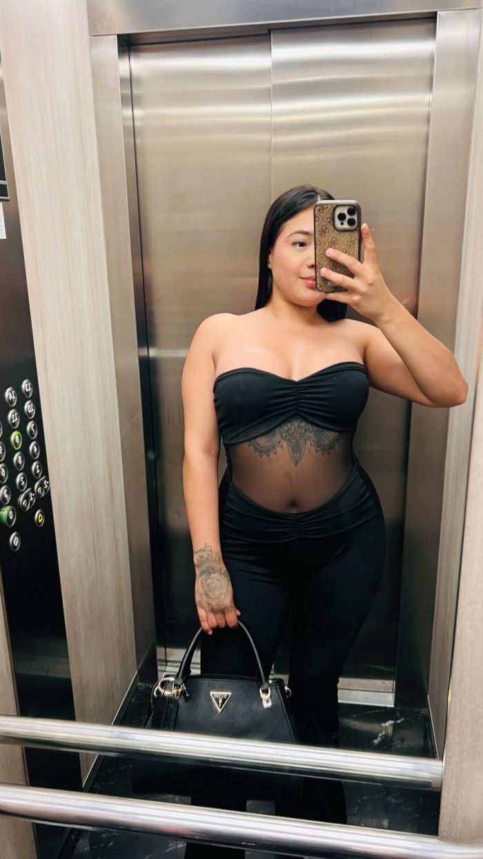 RICA JOVEN DE 22 AÑOS ADICTA A LA BUENA POLLA