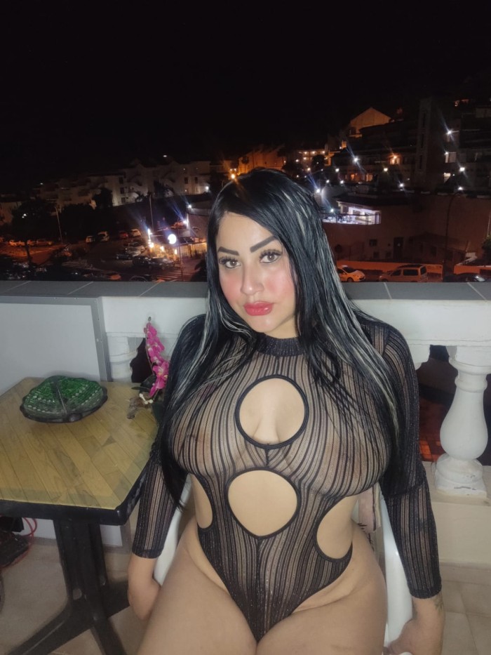 BOMBA DE SEXO COMPLACIENTE EN LOS CRISTIANOS