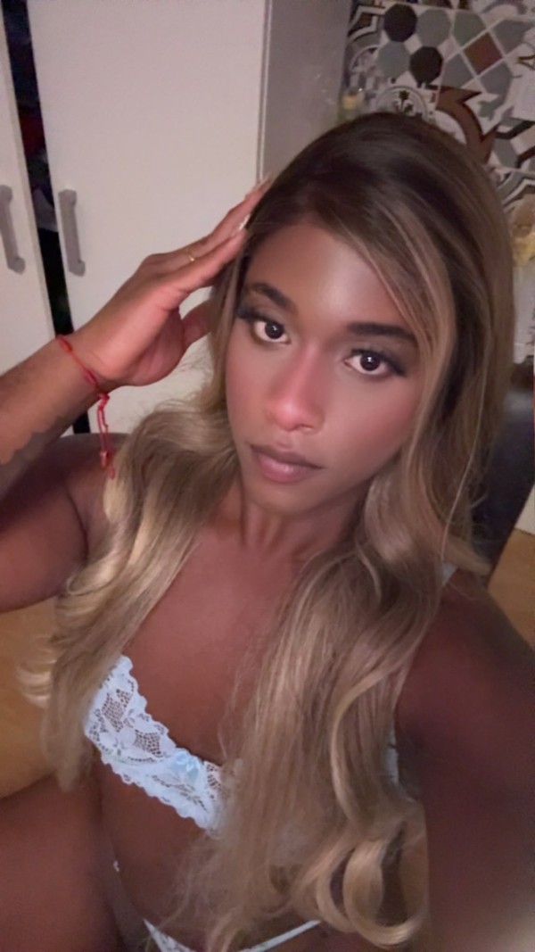 DELICIOSA TRANS ADICTA AL SEXO INTENSO MUY LECHERA