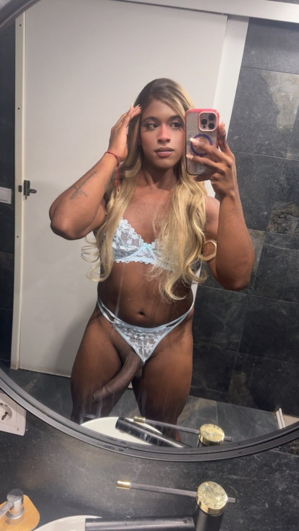 DELICIOSA TRANS ADICTA AL SEXO INTENSO MUY LECHERA