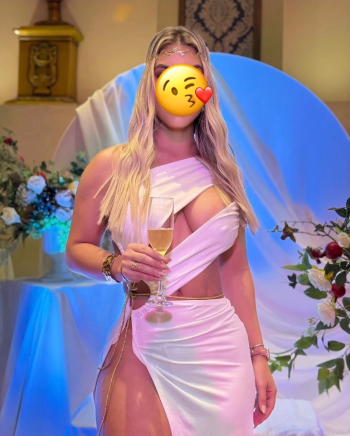 LUJURIOSA CACHONDA ADICTA AL PLACER SIN LIMITES VEN A DISFRUTAR