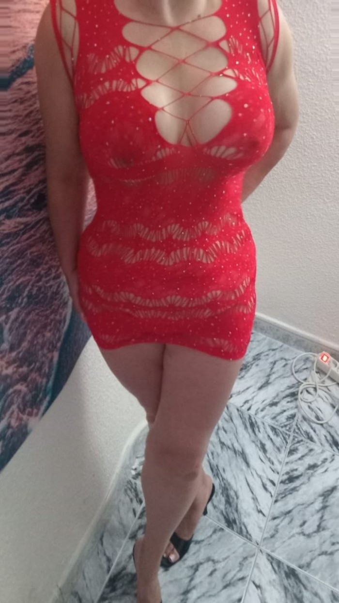 ESPAÑOLA NALGONA, MADURITA CON GANAS DE FIESTA