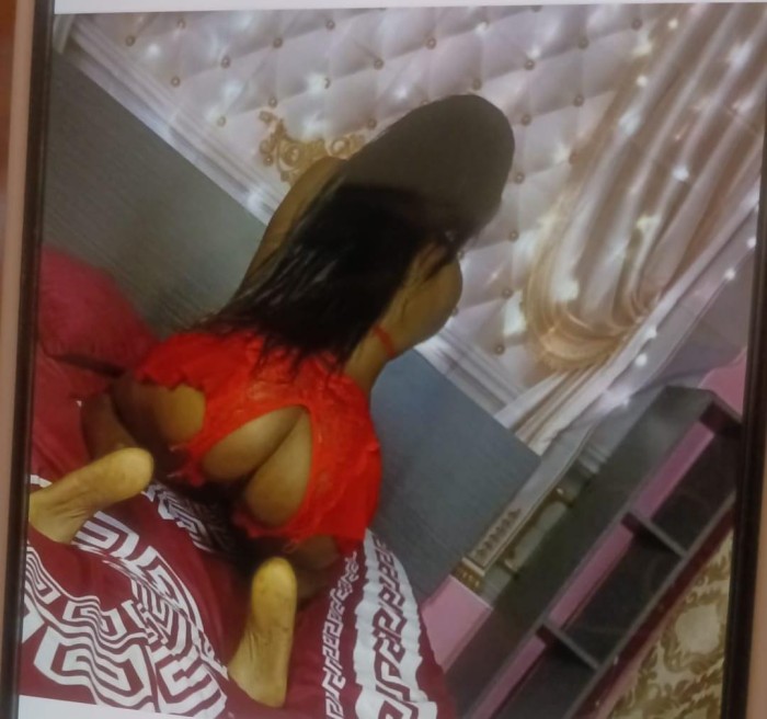 MORENAZA ARDIENTE LUJURIOSA IMPLICADA Y COMPLACIENTE VEN A DISFRUTAR