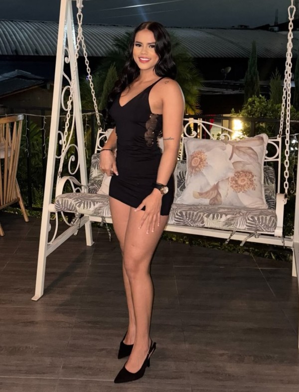 SOFIA NOVEDAD MUY ARDIENTE, FIESTERA Y CACHONDA