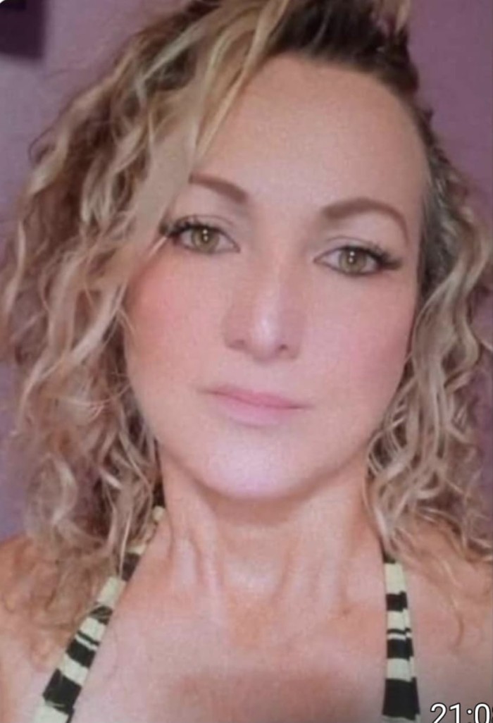 Preciosa mujer encantadora completamente natural Vitoria