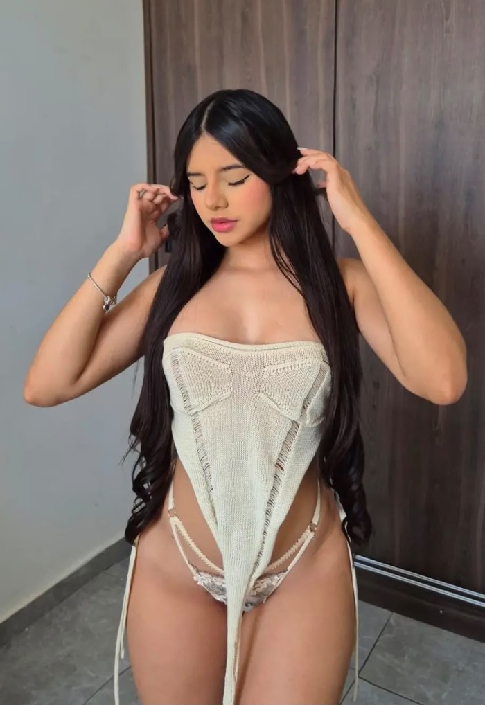 DULCE COLEGIALA TRAGONA