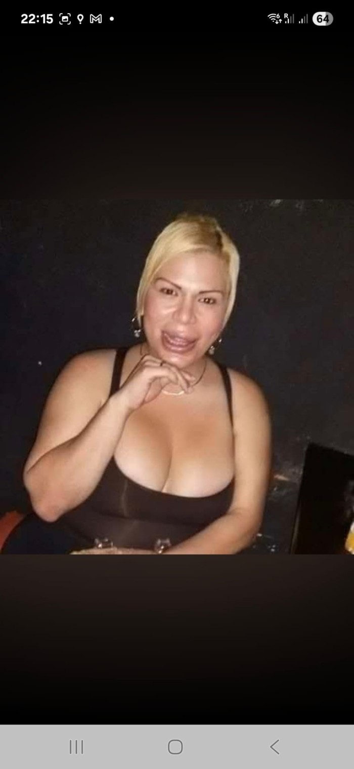 Tati novedad bien pasiva culo grande y tetas