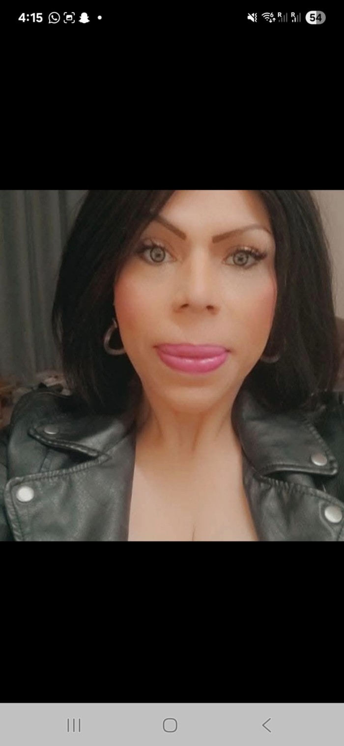 Tati novedad bien pasiva culo grande y tetas