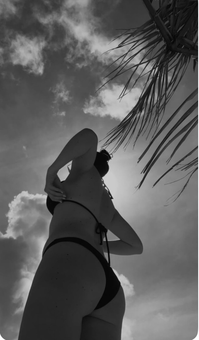 LATINA ARDIENTE, IMPLICADA EN PLAYA D´EN BOSSA