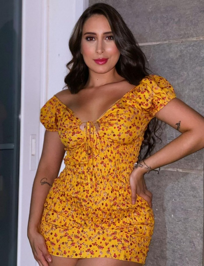 ABRIL,LA MAS DESEADA,FIESTERA,CARITA DE ANGEL!!