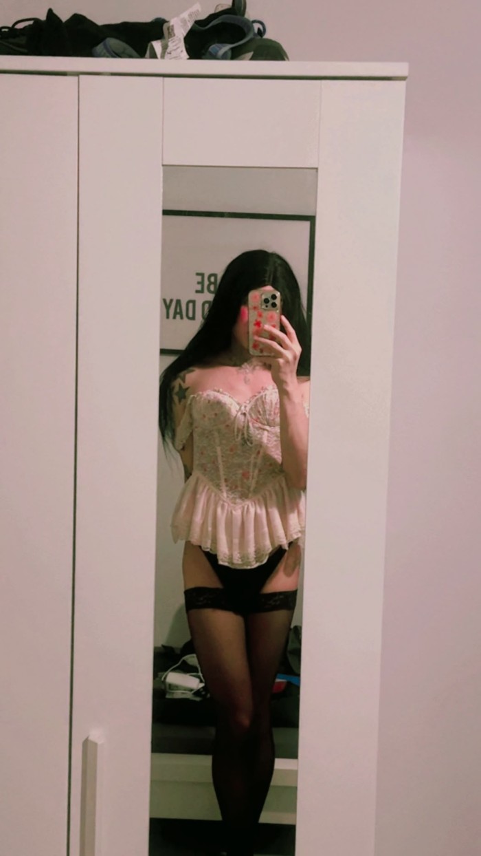 te doy biberon traviesa sexo cañero la tengo dura
