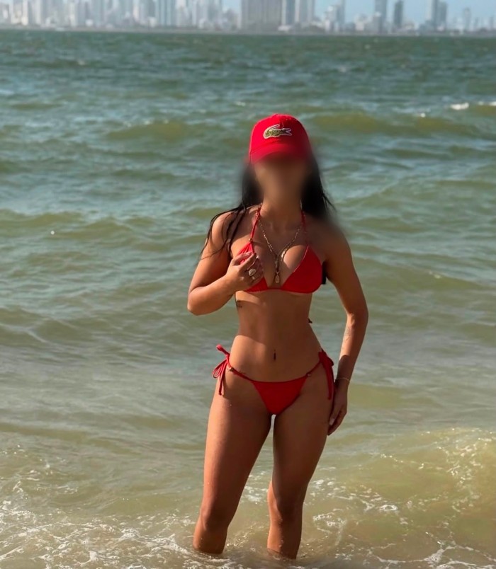 JOVEN COLOMBIANA MUY JUGUETONA ESPERANDO POT TÍ