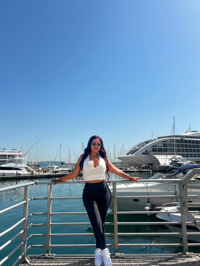 COLOMBIANA LUJURIOSA CARIÑOSA EN ALGECIRAS 24hrs