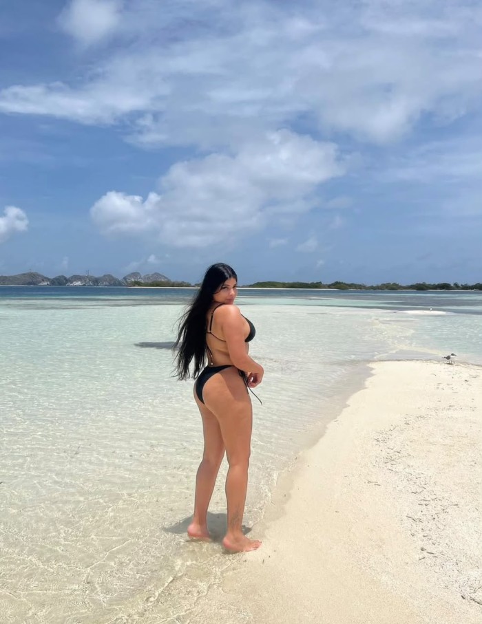 EN CORTE INGLES TRANS HERMOSA SENSUAL  APASIONADA DIOSA DEL SEXO