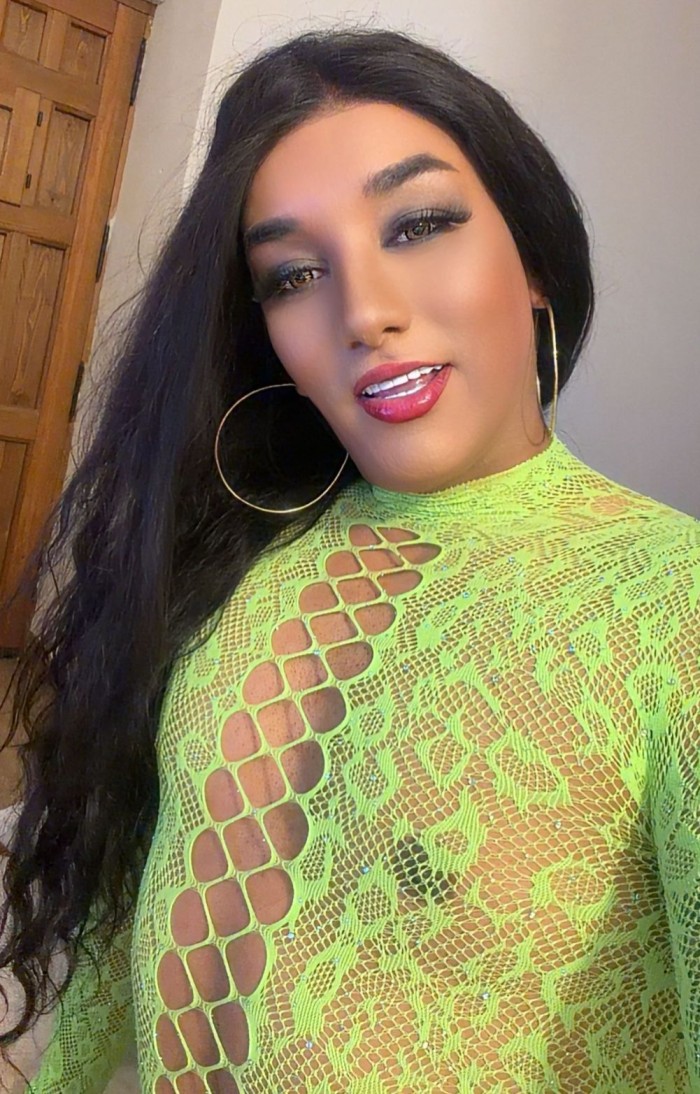 HERMOSA TRANS ARDIENTE CACHONDA DESEOSA DE SEXO