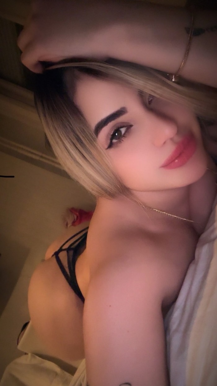 Espectacular rubia súper caliente, FOLLAMOS AHORA?