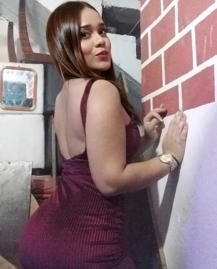MELANY HERMOSA COLOMBIANA JOVEN Y COMPLETA-65573818
