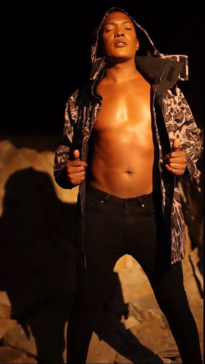 ARDIENTE SENSUAL TALADRO HUMANO