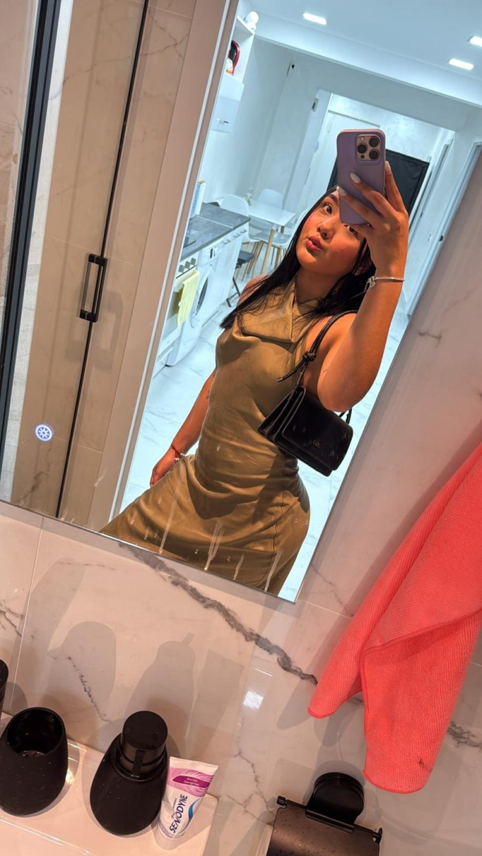 VENEZOLANA CON UNA SONRISA QUE ATRAPA 622164584