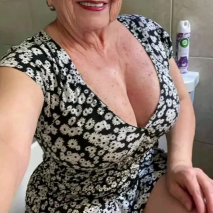 SOLO VIDEOLLAMADAS ANGELA MADURA ESPAÑOLA