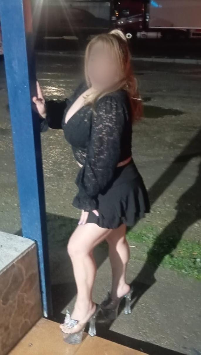 EN AVENIDA DE MADRID BOMBA DE SEXO A TOPE LUJURIA