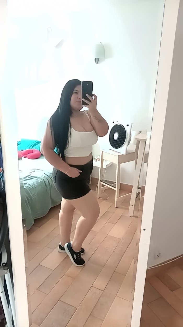ANDREA, VENEZOLANA ARDIENTE EN LAS PALMAS 24H