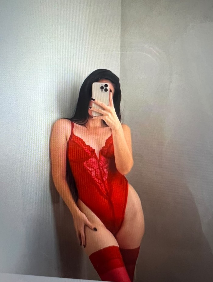 DESEOSA IMPLICADA CACHONDA MUY COMPLACIENTE