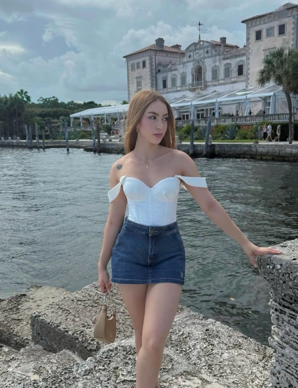 NOVEDAD KARLA Guarrita recién llegada fiestera