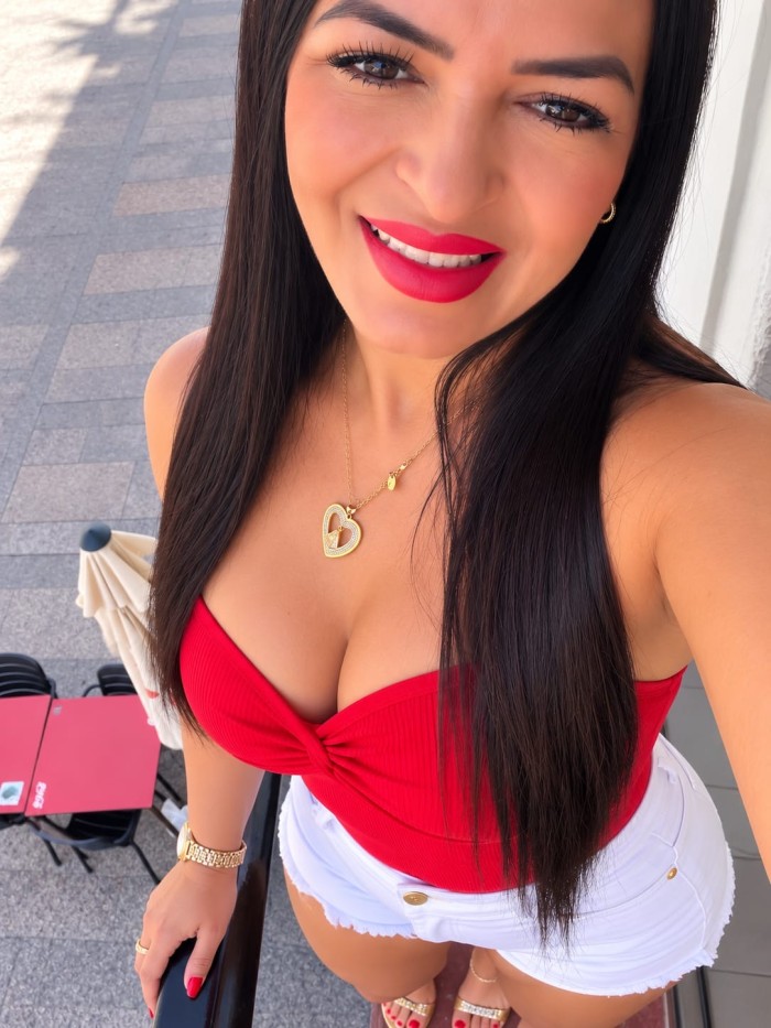 Larisa nueva fiestera Estepona domicilios 24hs