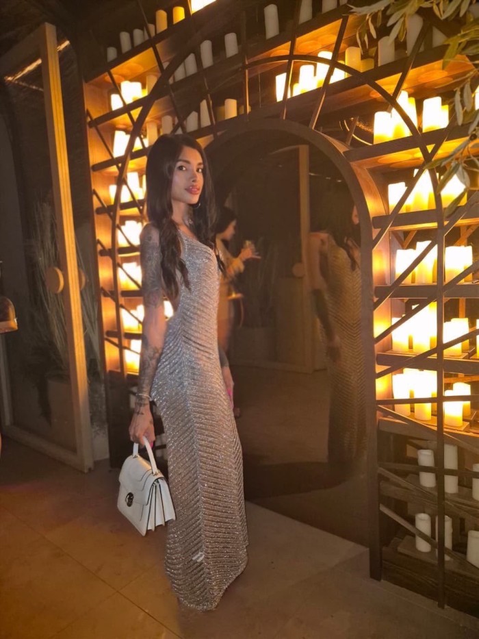 EN IBIZA TRANS FIESTERA VERSATIL ARDIENTE NOVEDAD