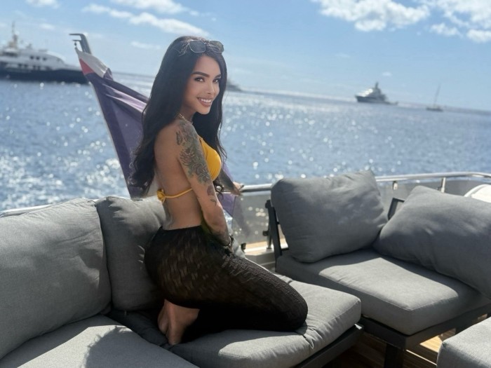 EN IBIZA TRANS FIESTERA VERSATIL ARDIENTE NOVEDAD