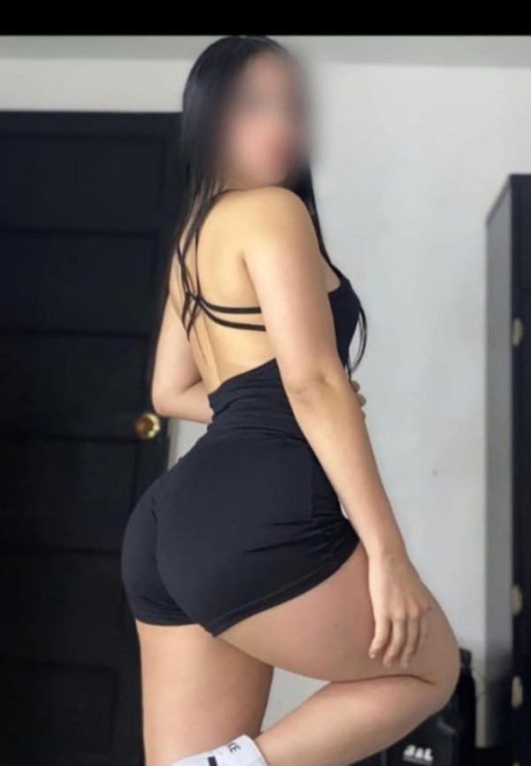 Cachonda y entregada