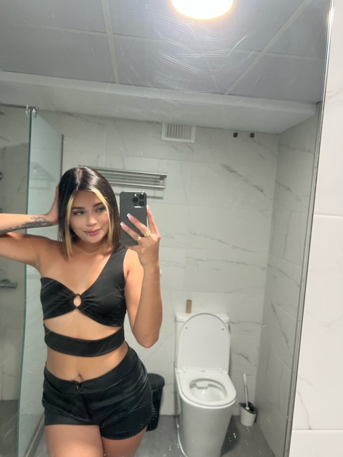 JOVEN SEXY COLOMBIANA