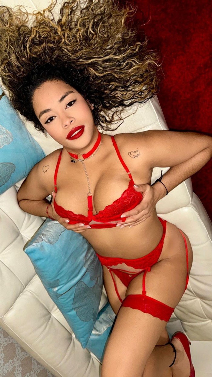 MUJER FIESTERA COMPLACIENTE A TUS CAPRICHOS