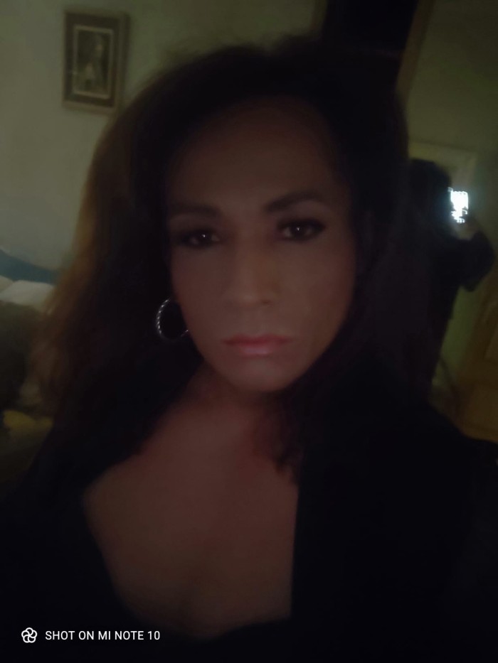 Sofia, a trans party girl, expert at couples, tota