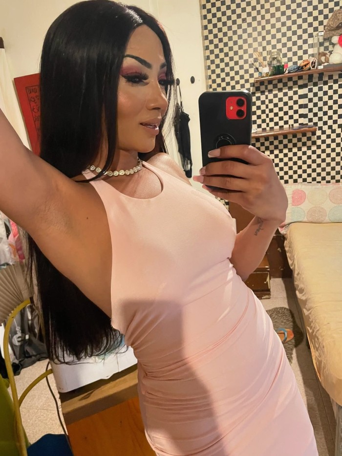 Chica trans brasileña super morbosa