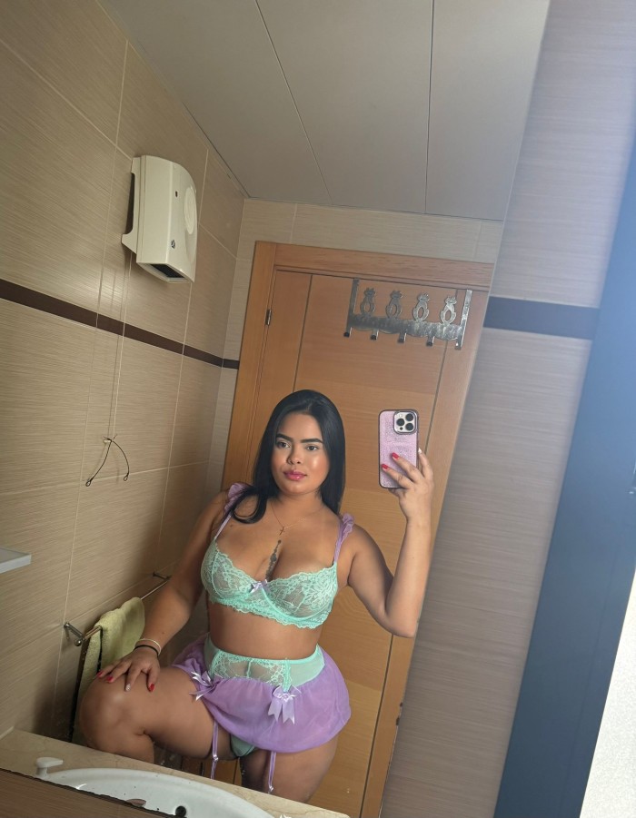 BOMBA DE SEXO COMPLACIENTE A TUS CAPRICHOS
