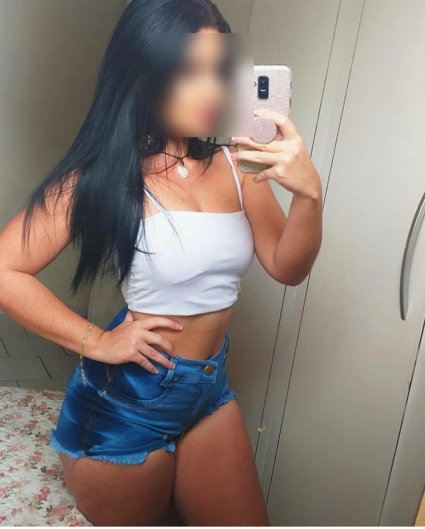 Orgasmo 5 estrellas con el masaje lingam bucal